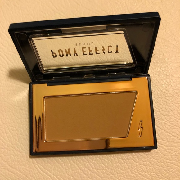 'Pony Effect' Bronzer - Picture 1 of 3